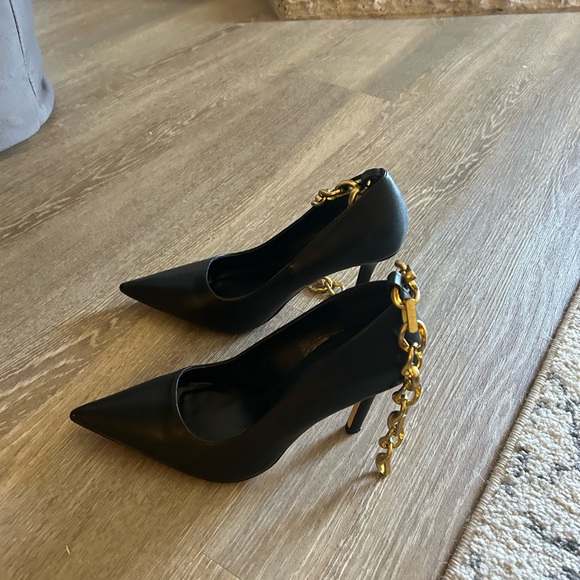 Express heels size 8. Only wore them once. - Picture 3 of 7